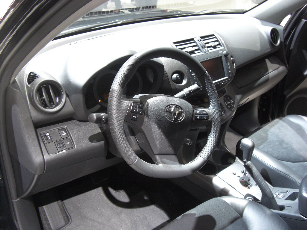Genf 2010 (Kompakt)SUV: Mini Countryman, VW Touareg, Dacia Duster und Porsche Cayenne