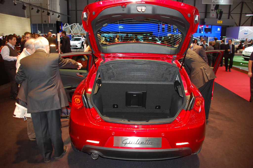 Genf 2010 Kompaktklasse: Alfa Romeo Giulietta, Ford Focus, Renault Megane Cabrio