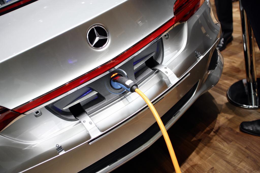 Genf 2010: Mercedes-Benz F 800 Style bietet viele Innovationen