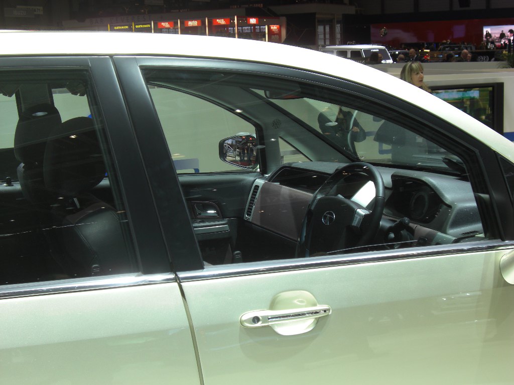 Genf 2010 (Mini)Vans: Weltpremiere des neuen VW Sharan - Tata Aria Europapremiere
