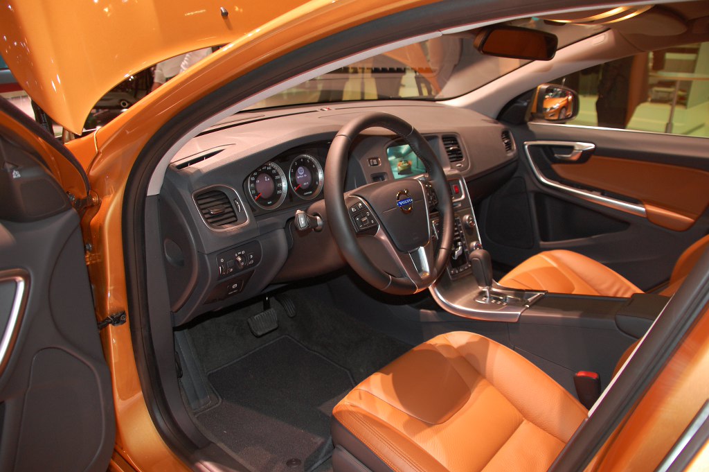 Genf 2010 Mittelklasse: Volvo S60, Suzuki Kizashi