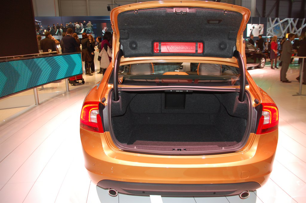 Genf 2010 Mittelklasse: Volvo S60, Suzuki Kizashi