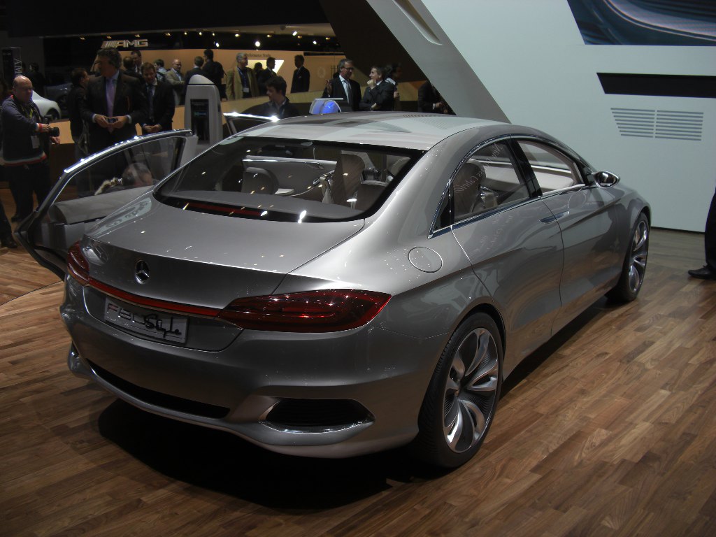 Genf 2010 Studien: Mercedes-Benz F 800 Style und Toyota FT-86