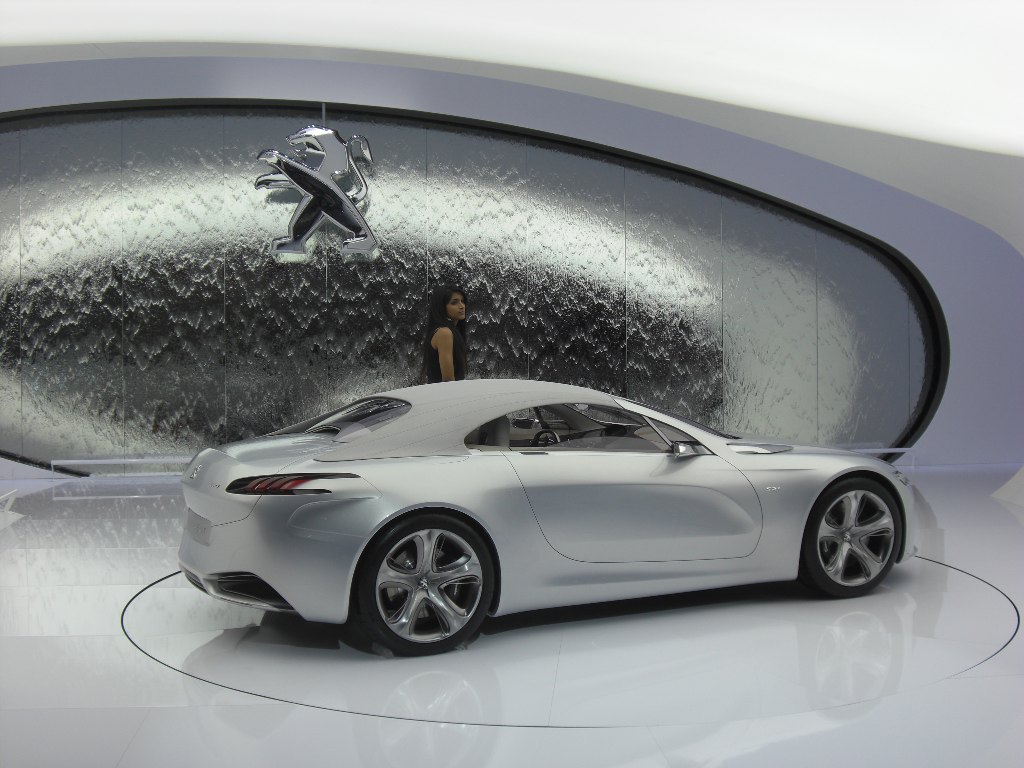 Genf 2010 Studien: Mercedes-Benz F 800 Style und Toyota FT-86