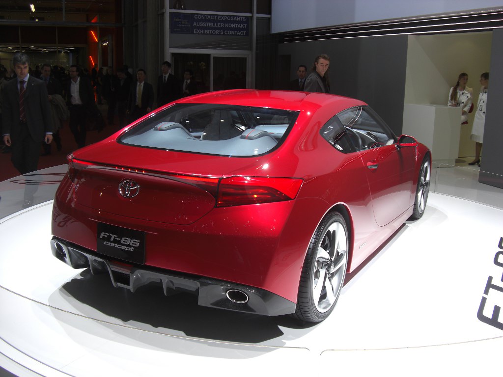 Genf 2010 Studien: Mercedes-Benz F 800 Style und Toyota FT-86