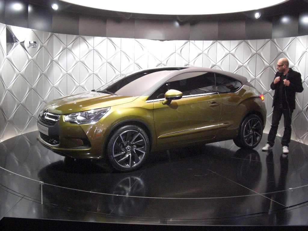 Genf 2010 Studien: Mercedes-Benz F 800 Style und Toyota FT-86