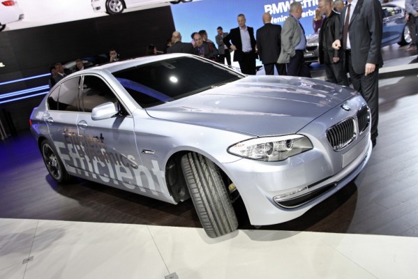 Genfer Salon 2010: BMW fährt bei immer weniger Verbrauch mit mehr Leistung
