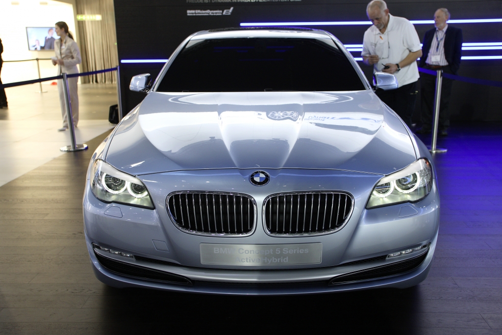 Genfer Salon 2010: BMW fährt bei immer weniger Verbrauch mit mehr Leistung