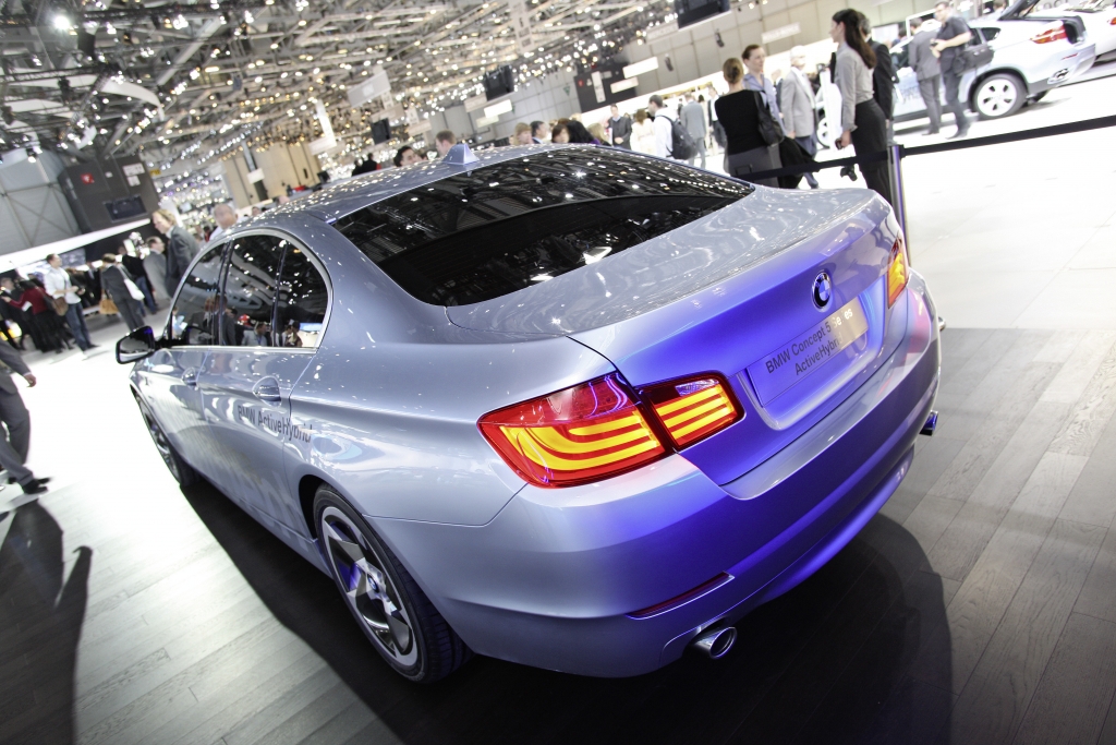 Genfer Salon 2010: BMW fährt bei immer weniger Verbrauch mit mehr Leistung