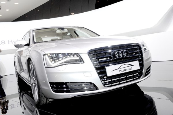 Genfer Salon 2010: Effizienz-Maßstab – der Audi A8 hybrid