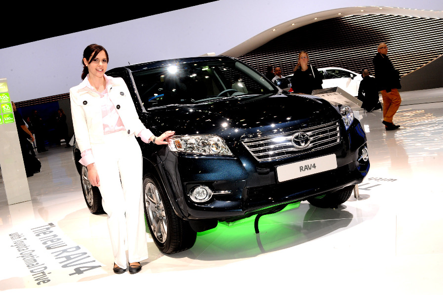 Genfer Salon 2010: Mit dem Auris Hybrid will Toyota neuen Meilenstein errichten