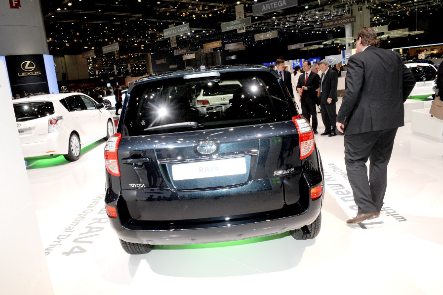 Genfer Salon 2010: Mit dem Auris Hybrid will Toyota neuen Meilenstein errichten