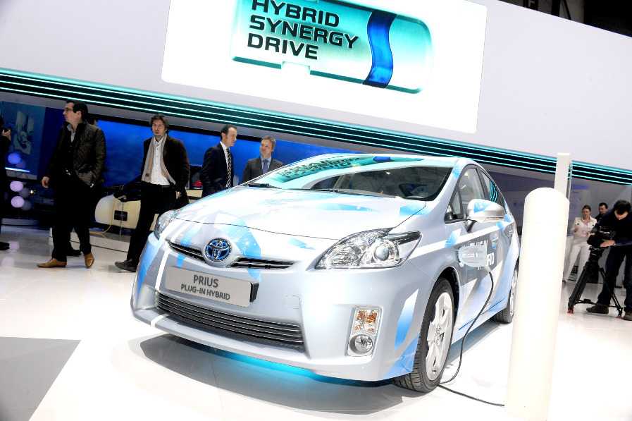 Genfer Salon 2010: Mit dem Auris Hybrid will Toyota neuen Meilenstein errichten