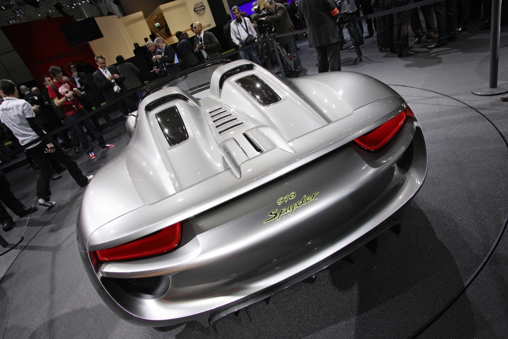 Genfer Salon 2010: Porsche präsentiert einen Super-Spyder