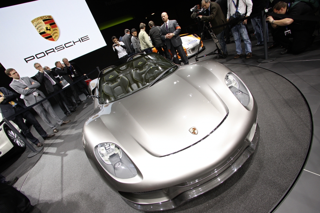 Genfer Salon 2010: Porsche präsentiert einen Super-Spyder