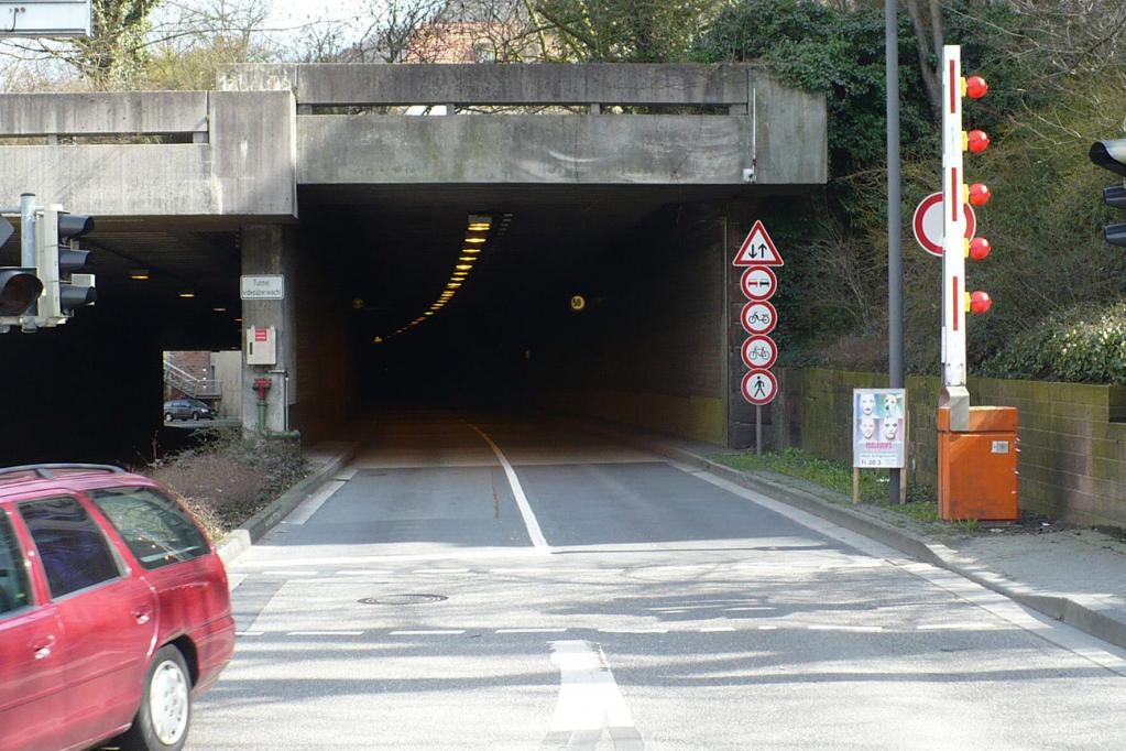 Gesperrte Tunnel in den Alpen 