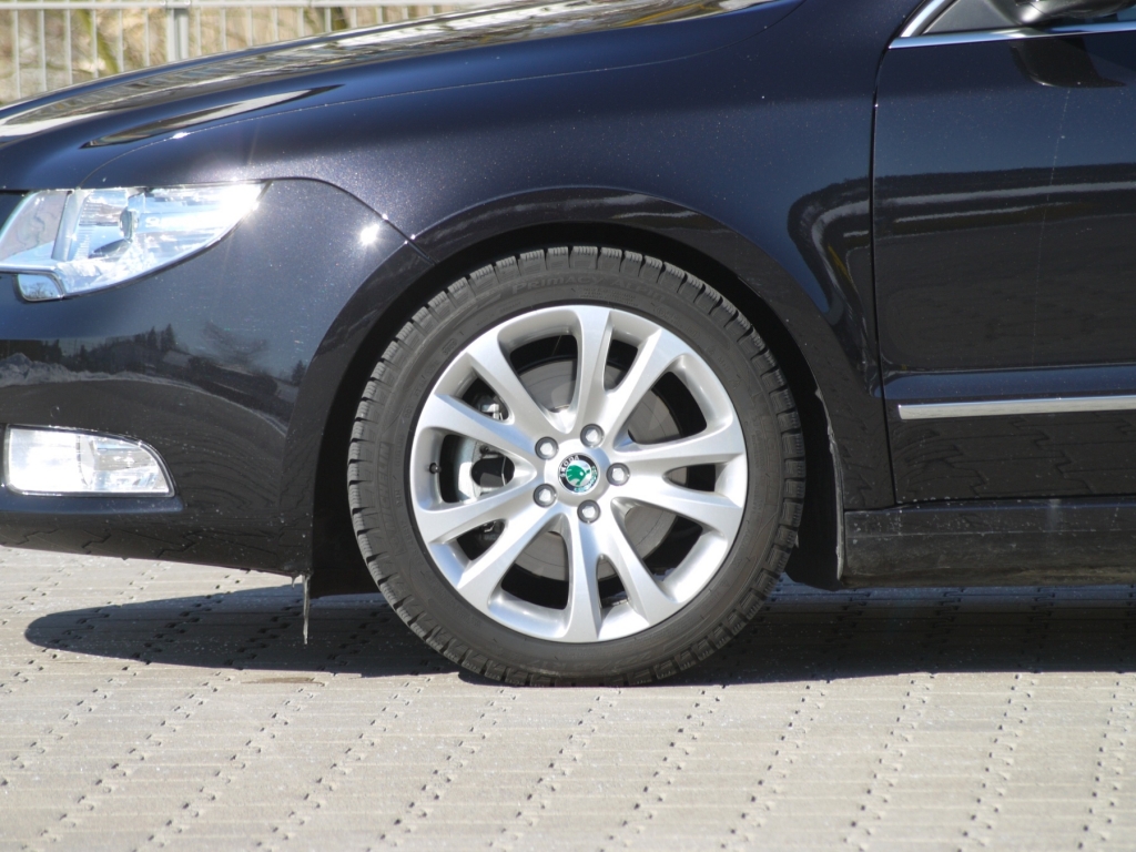 H&R Skoda Superb Combi: Groß und sportlich 
