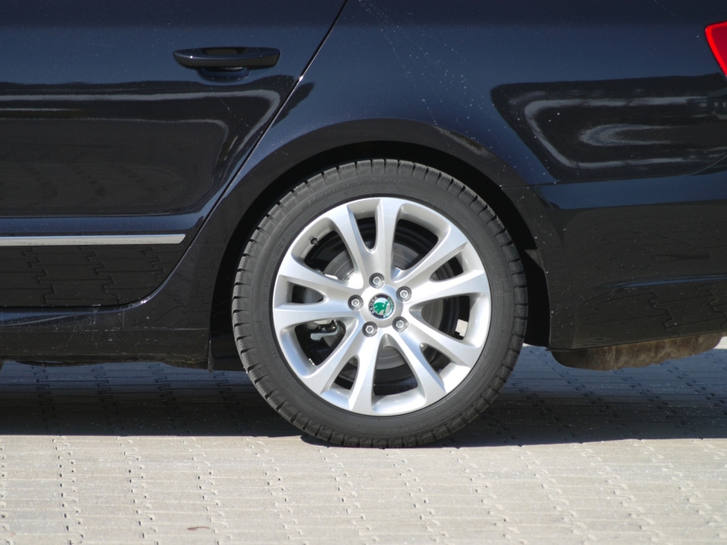 H&R Skoda Superb Combi: Groß und sportlich 