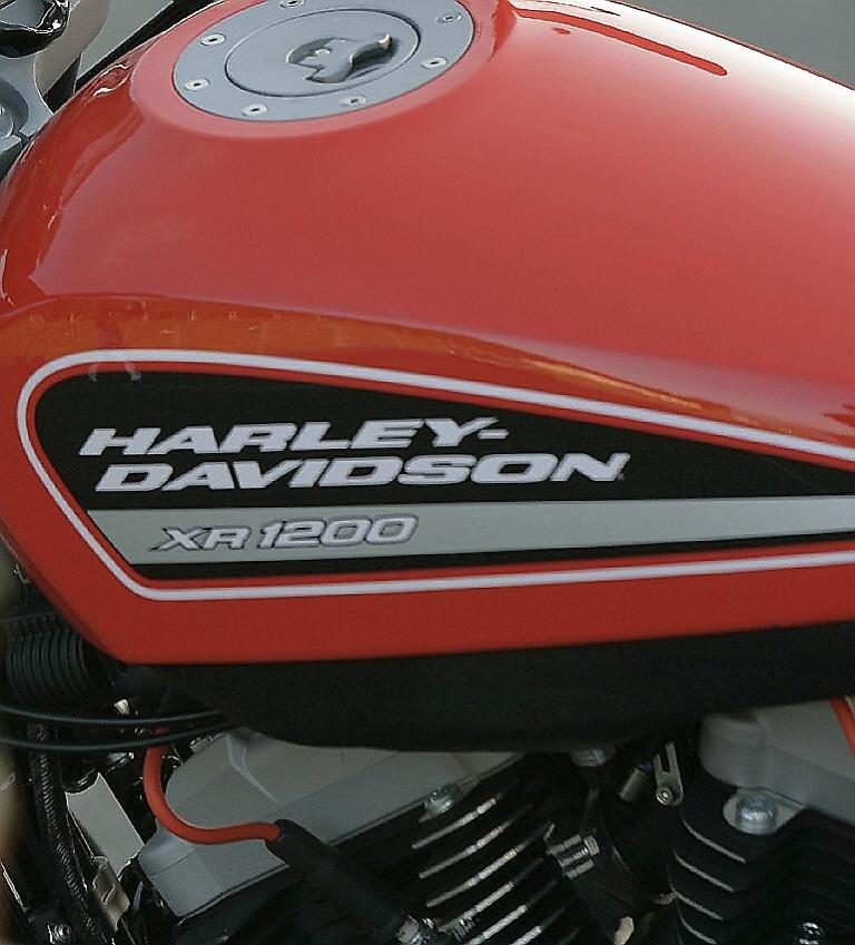 Harley-Davidson XR 1200 soll Weitsprung-Rekord brechen