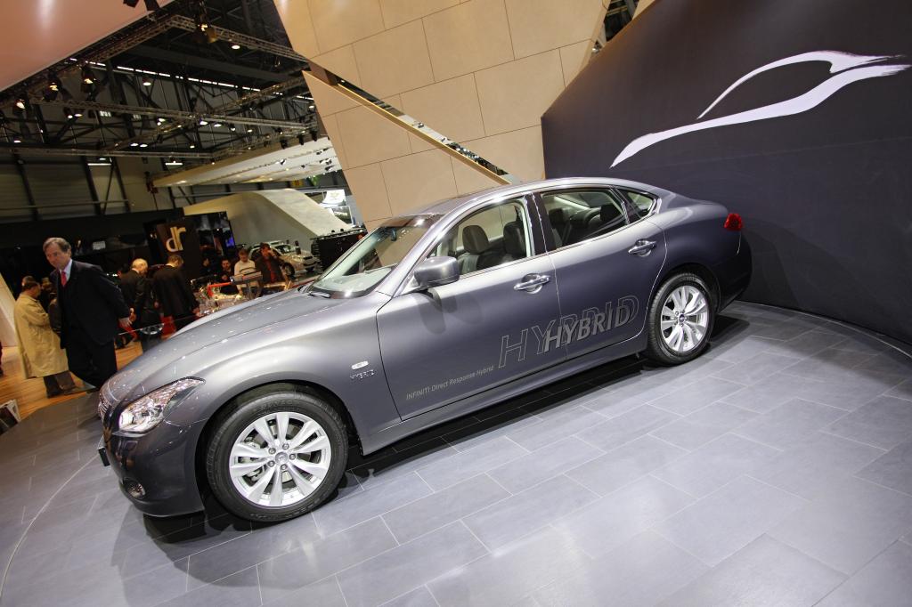 Infiniti M 35 Hybrid.