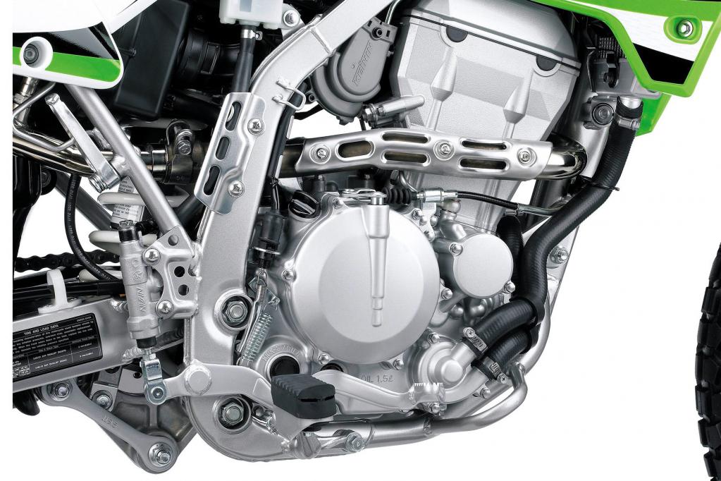 Kawasaki KLX 250: Quirliges Hochbein für Wiese und Asphalt 