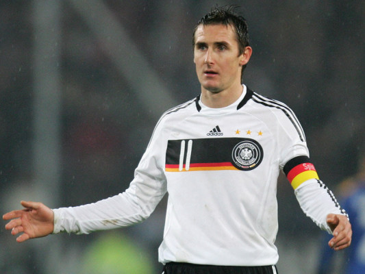 Kicker und ihre Autos: Unsere Fußball Nationalelf. Heute: Miroslav Klose. Quelle: gfdb.com