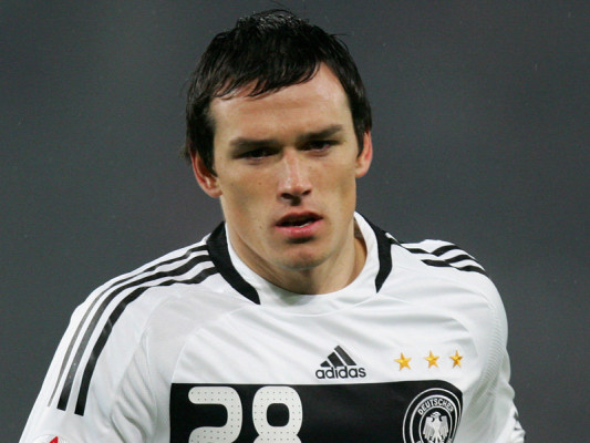 Kicker und ihre Autos: Unsere Fußball Nationalelf. Heute: Piotr Trochowski. Quelle: http://images.teamtalk.com