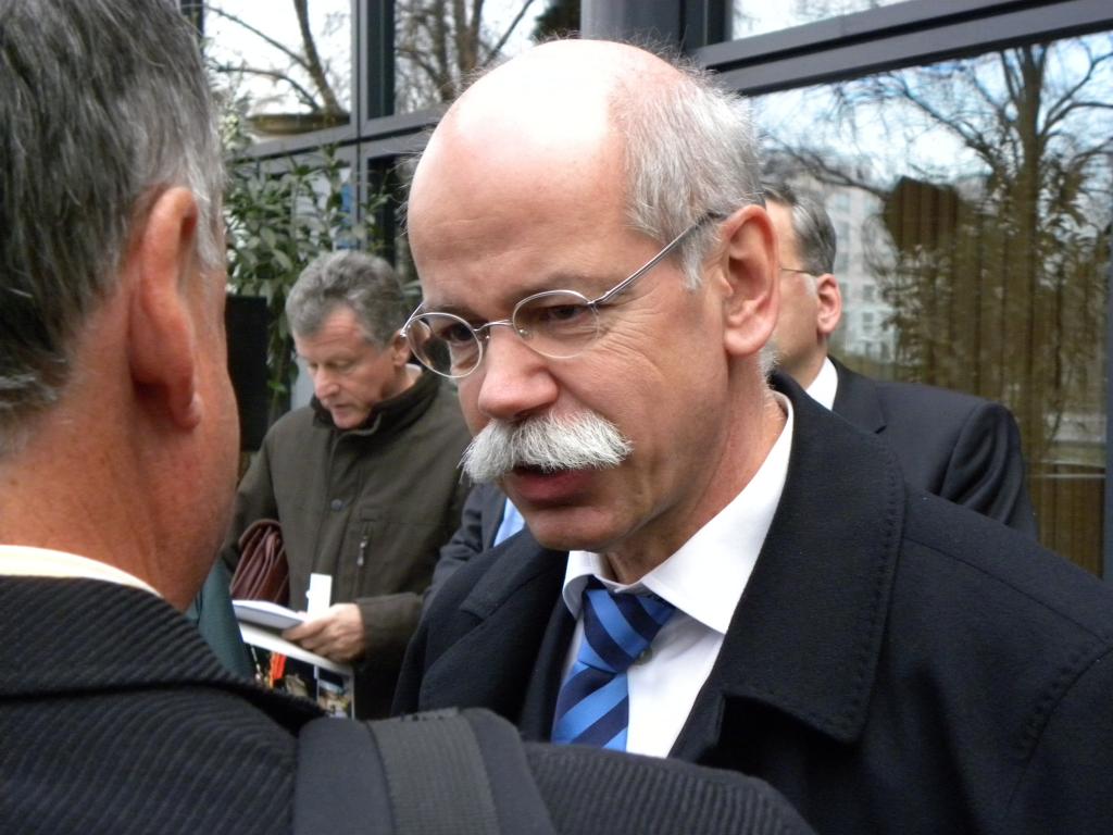 Korruptionsaffäre: Dieter Zetsche räumt auf