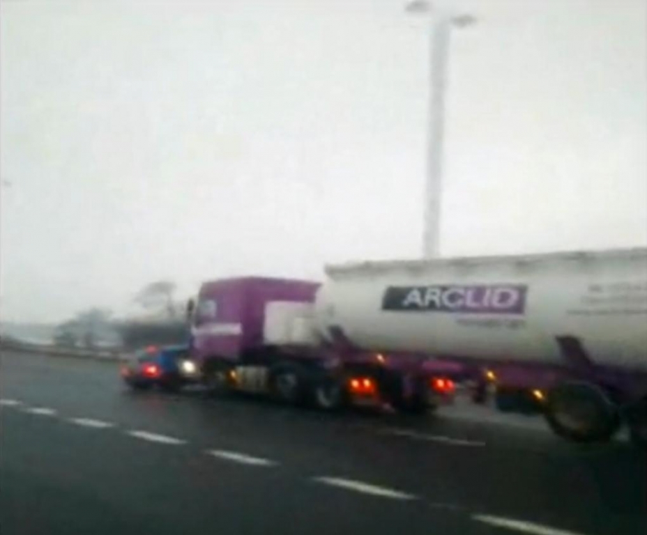 LKW Fahrer bemerkt GAR nichts