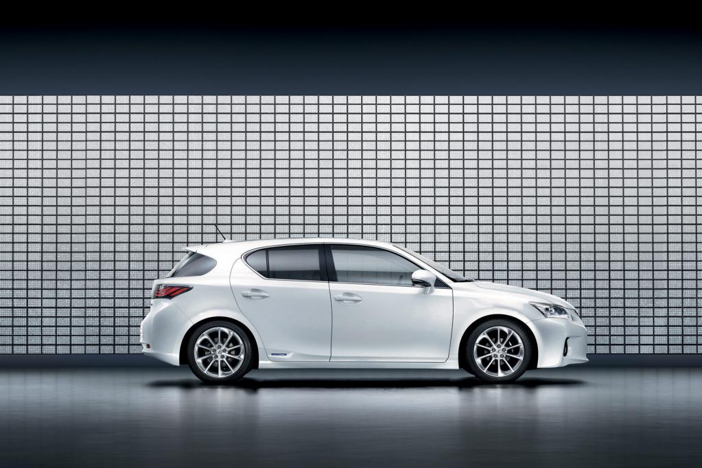 Lexus baut Hybrid-Angebot aus 