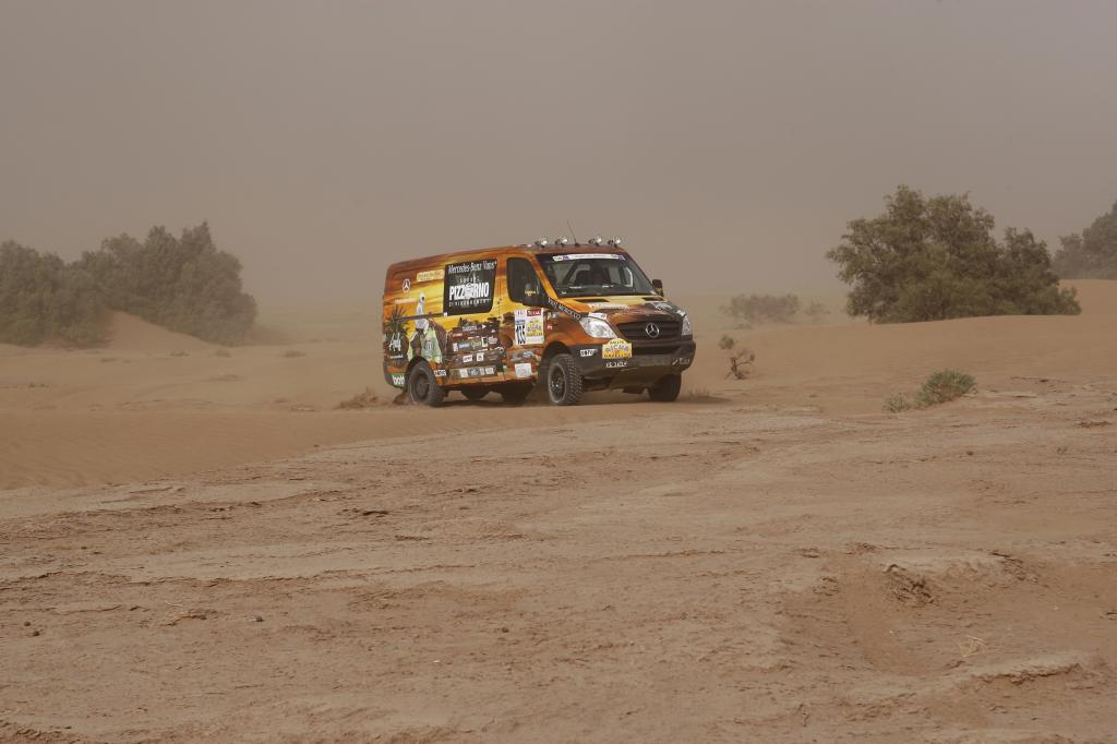 Mercedes-Benz Sprinter 4x4 von Jeanette James und Anne-Marie Ortola.