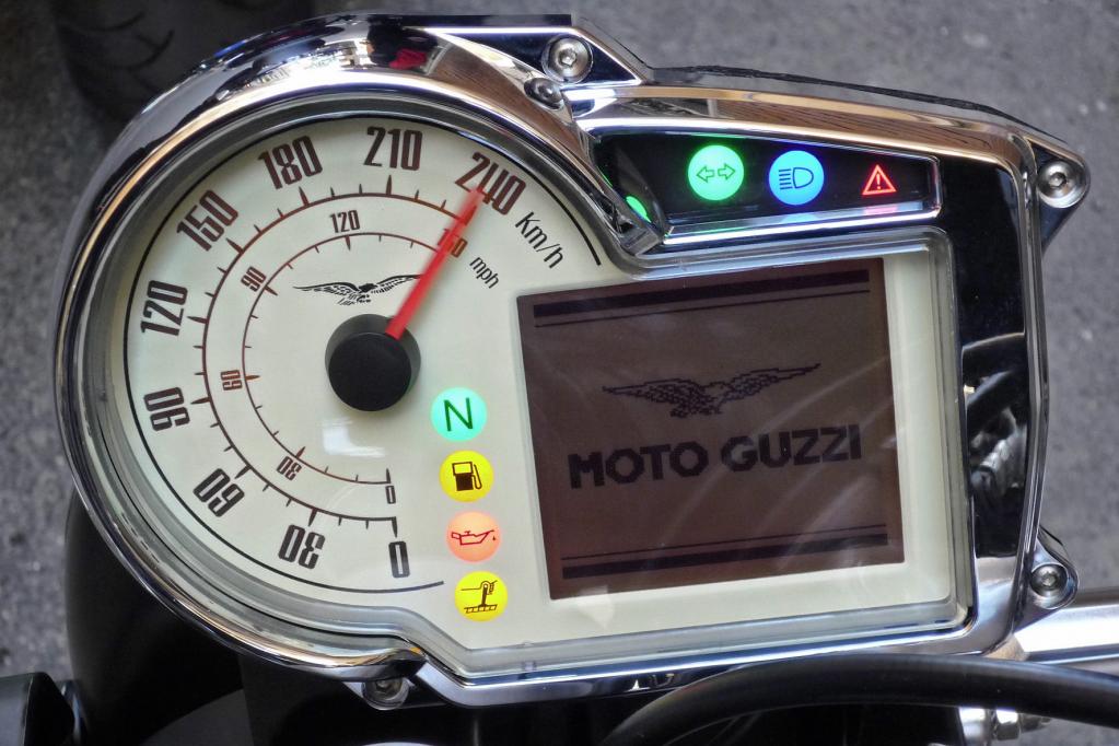Moto Guzzi Bellagio Aquila Nera: Schwarz gemalt 