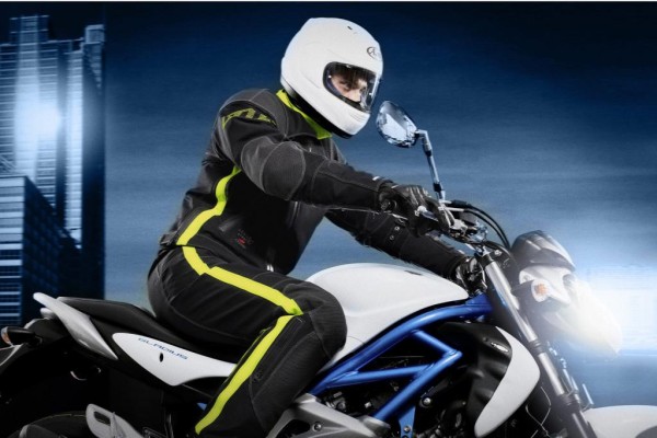 Motorradbekleidung von Rukka kostenlos testen 