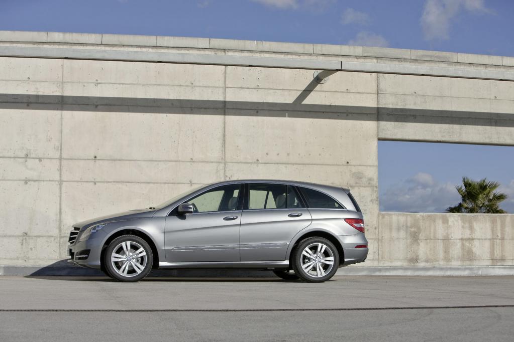 Neues Gesicht für die Mercedes R-Klasse 
