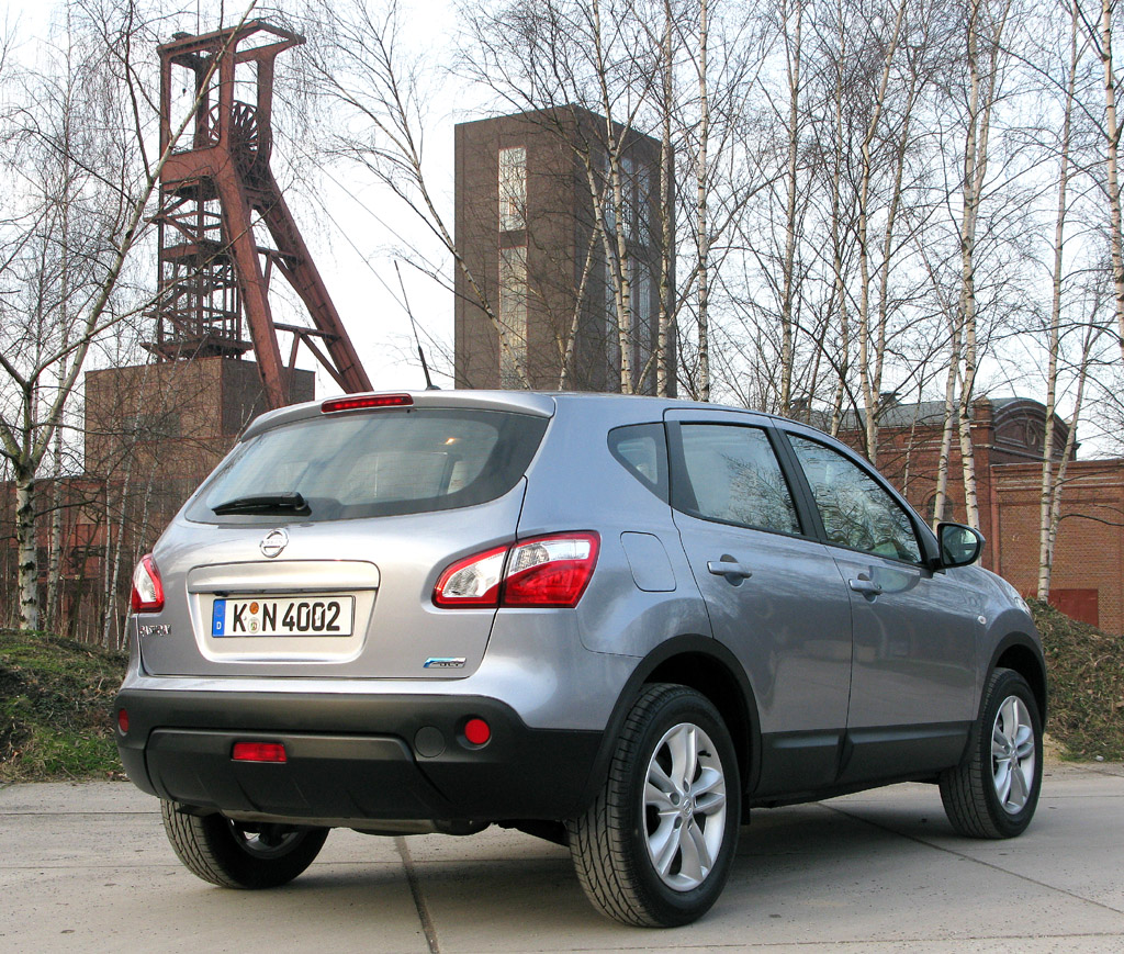 Nissan Qashqai: Heck-/Seitenansicht. 