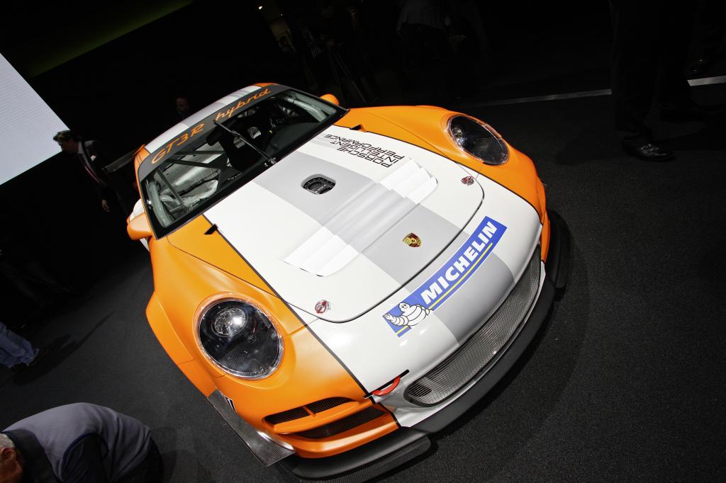 Porsche GT3 R Hybrid.