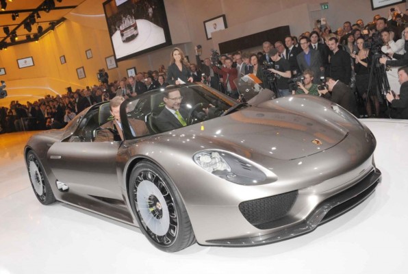 Porsche zeigt in Genf seinen Hybrid-Weg