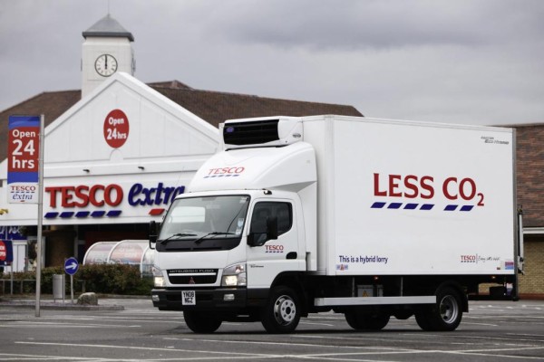 Positive Zwischenbilanz beim Flottentest mit Hybrid-Lkw 