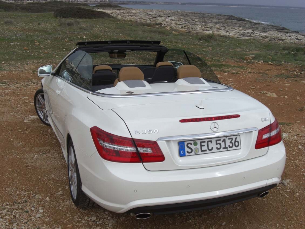 Pressevorstellung Mercedes-Benz E-Klasse Carbiolet: Warmluftsee im Auge des Sturms