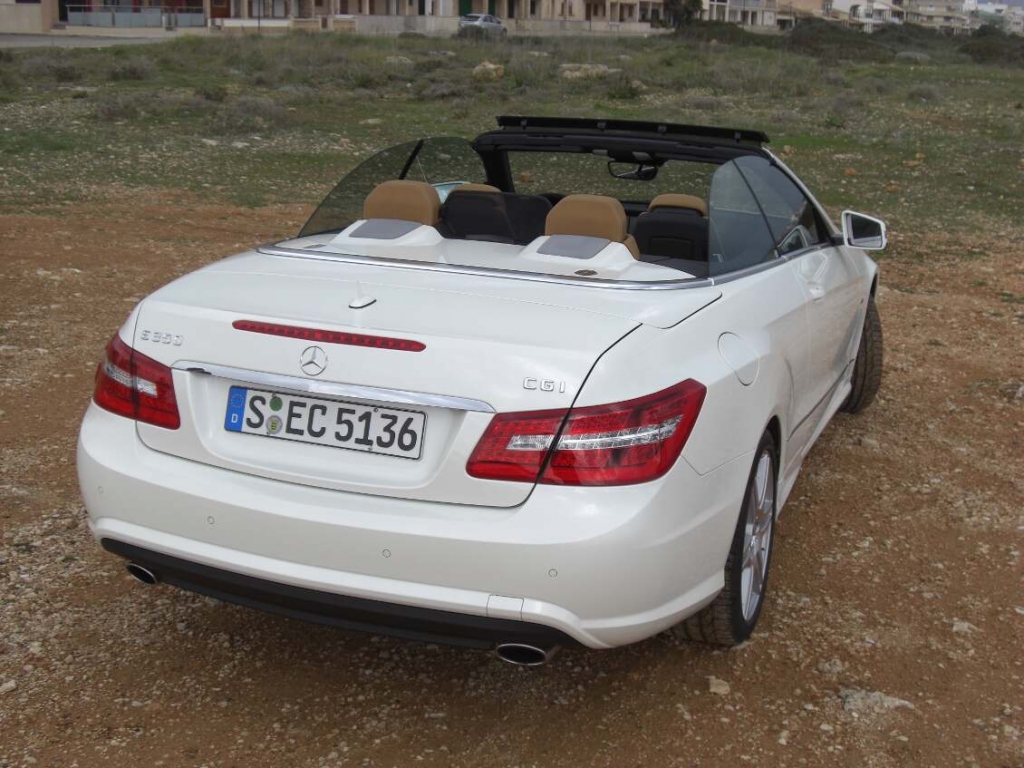 Pressevorstellung Mercedes-Benz E-Klasse Carbiolet: Warmluftsee im Auge des Sturms