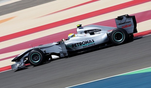 Rosberg erzielt Bestzeit: Schumacher auf Rang 3