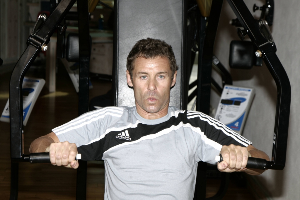 Tom Kristensen geht in Le-Mans an den Start. Hier beim Fitness im Wintercamp.  