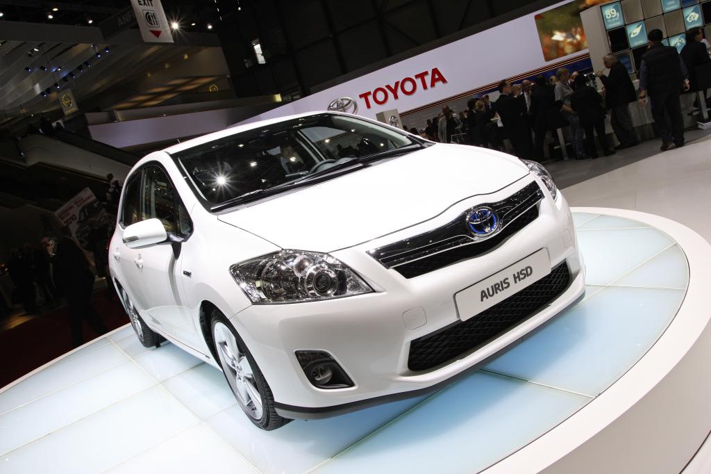 Toyota Auris Hybrid wird 22 950 Euro kosten