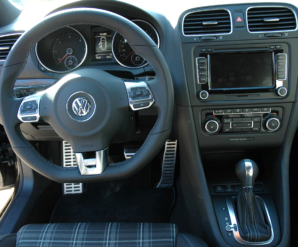 VW Golf GTD: Blick ins Cockpit. 