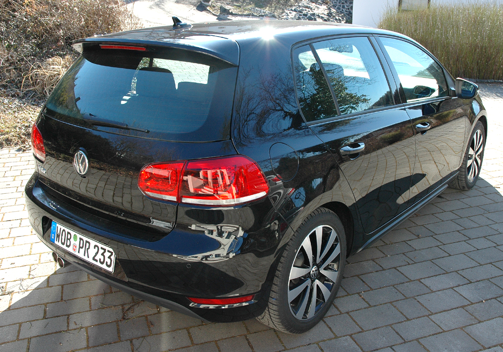 VW Golf GTD: Heck-/Seitenansicht. 