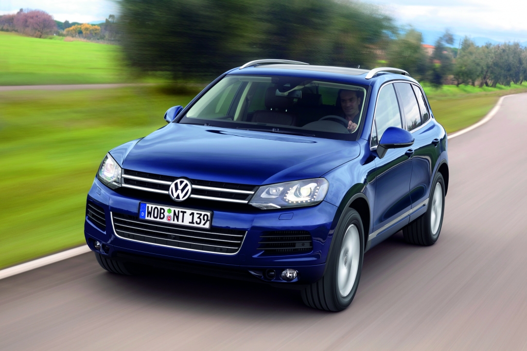 VW Touareg Hybrid: Dünenwanderer mit Doppelantrieb 