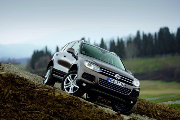 VW Touareg Hybrid: Dünenwanderer mit Doppelantrieb 