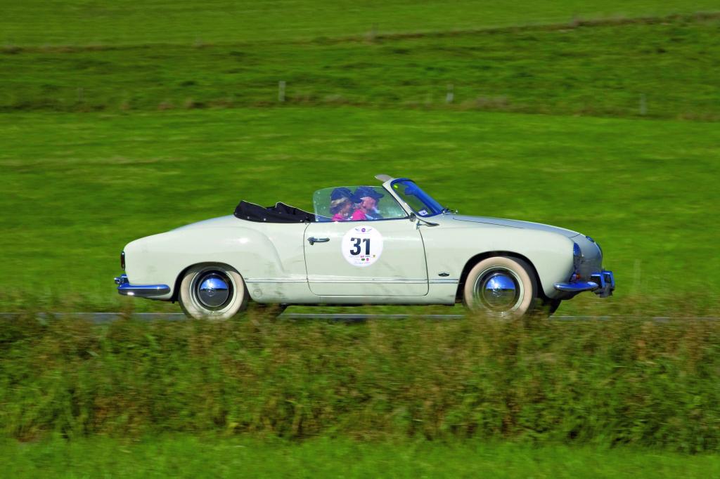 Volkswagen Karmann Ghia Typ 14 Cabrio (Baujahr 1958).