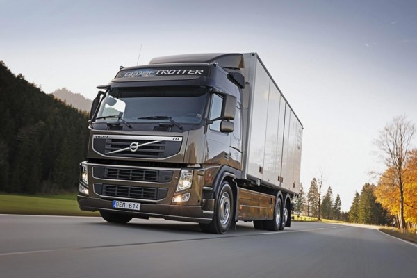 Volvo FM mit neuem Gesicht und sparsamen Motoren 