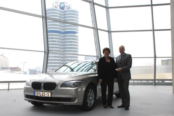  Bayerische Landtagspräsidentin übernimmt neuen Dienstwagen
